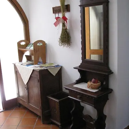 Alojamento de Acomodação e Pequeno-almoço Sot I Volz - 3*