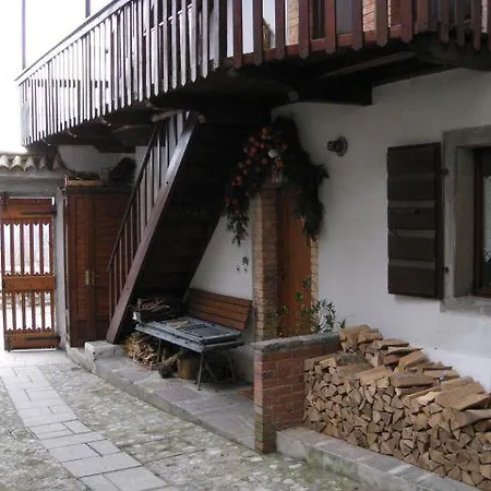 Alojamento de Acomodação e Pequeno-almoço Sot I Volz - 3*